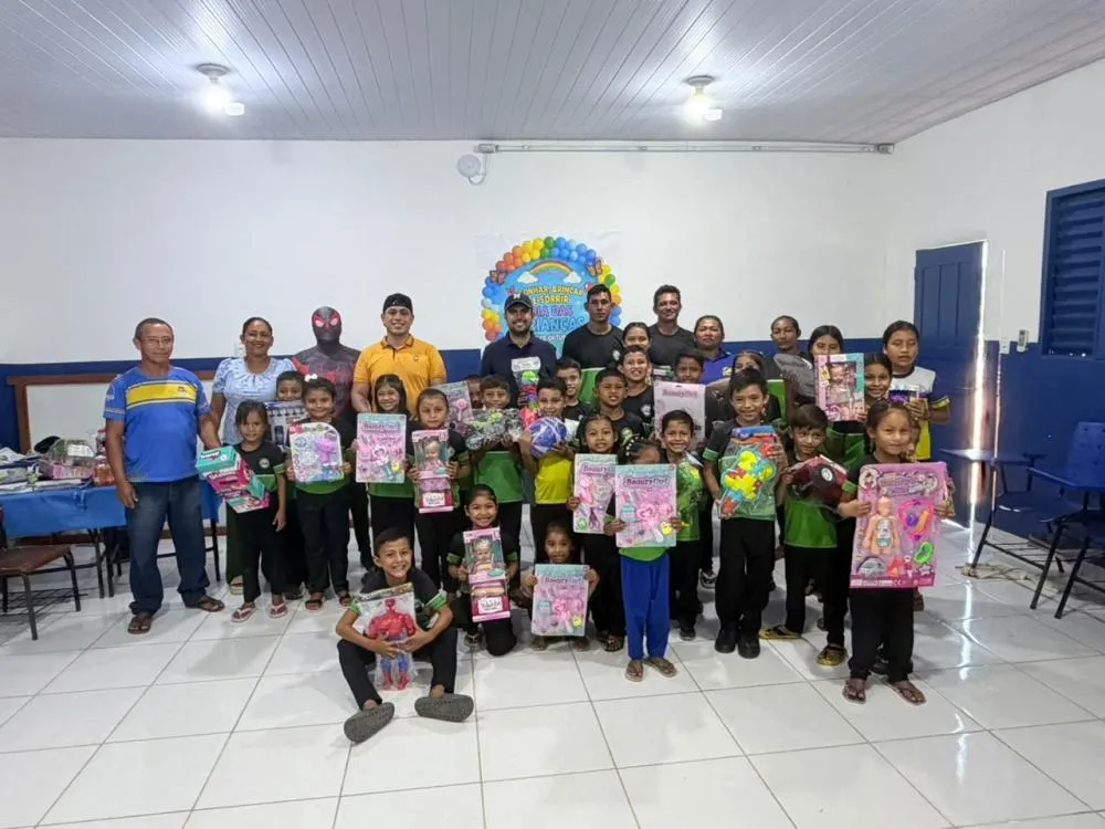 Nhamundá entra no clima do Dia das Crianças com entrega de brinquedos e muita diversão